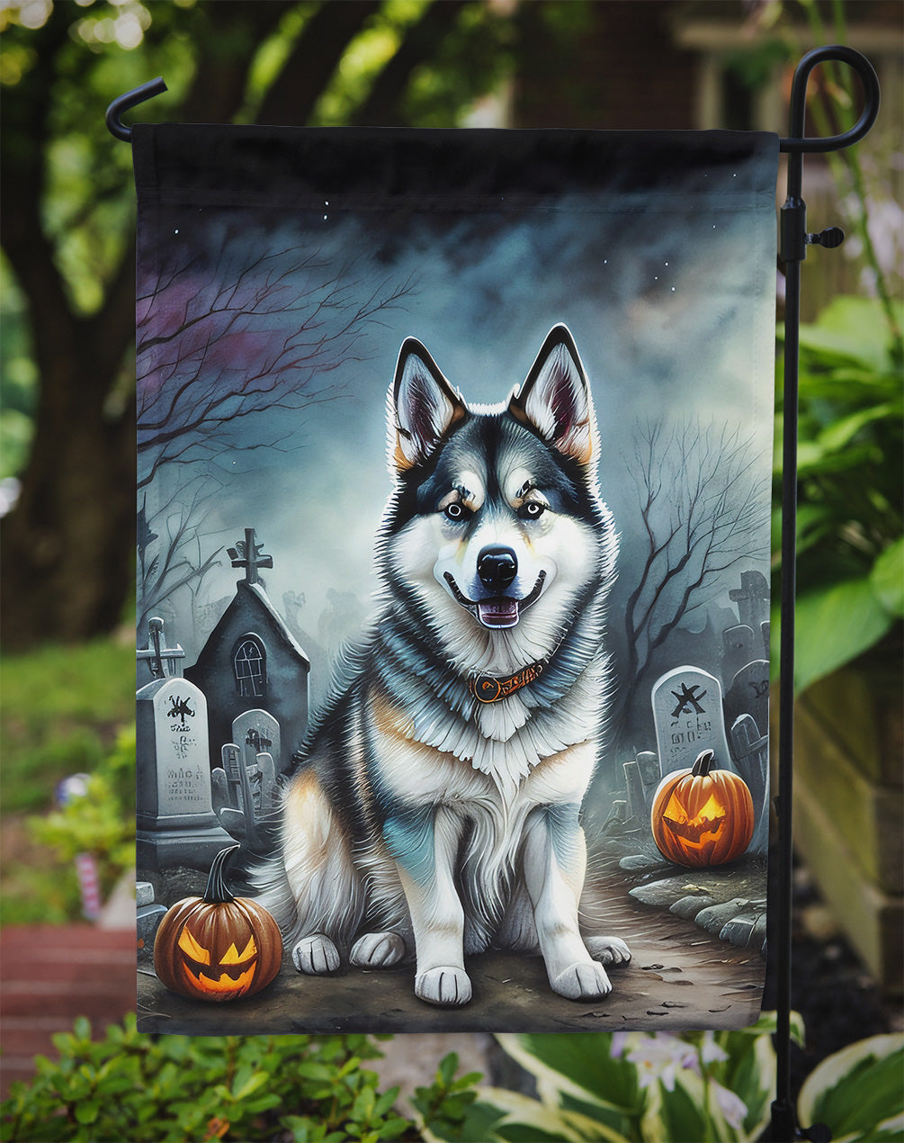 Alaskan Malamute Spooky Halloween Garden Flag – Dog in Cemetery Scene