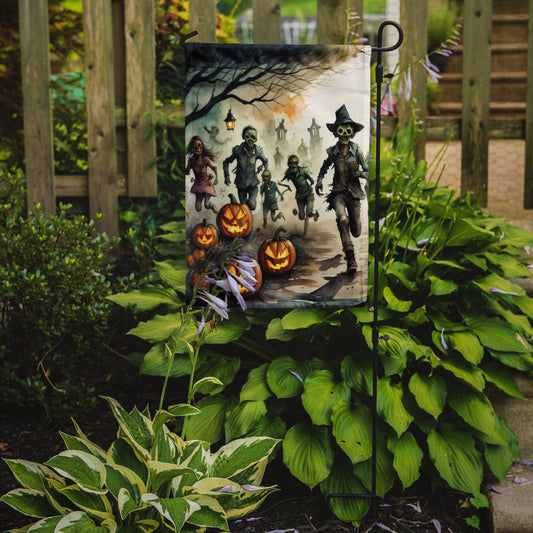 Zombies Spooky Halloween Garden Flag – Outdoor Decorative Yard Flag