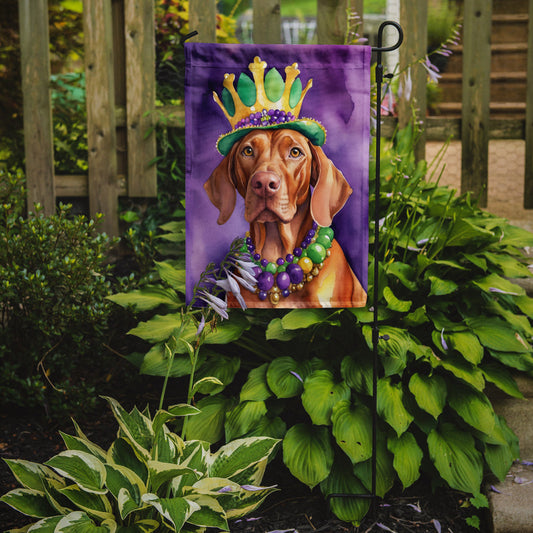Vizsla King of Mardi Gras Garden Flag - Vibrant Dog-Themed Yard Decor by Caroline's Treasures