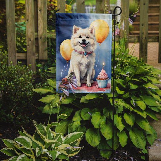 American Eskimo Happy Birthday Garden Flag – Garden Flag by Caroline's Treasures