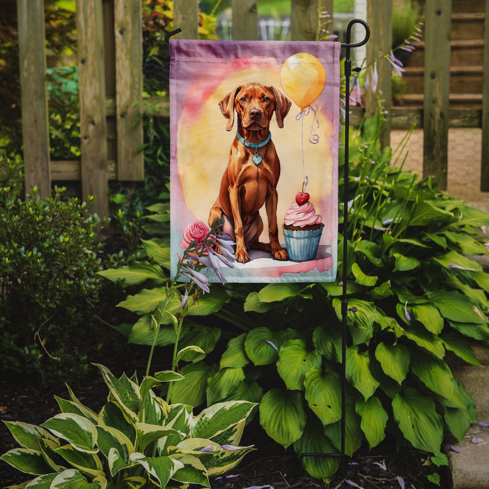 Vizsla Happy Birthday Garden Flag –Dog Birthday Cupcake Yard Decor with Balloons