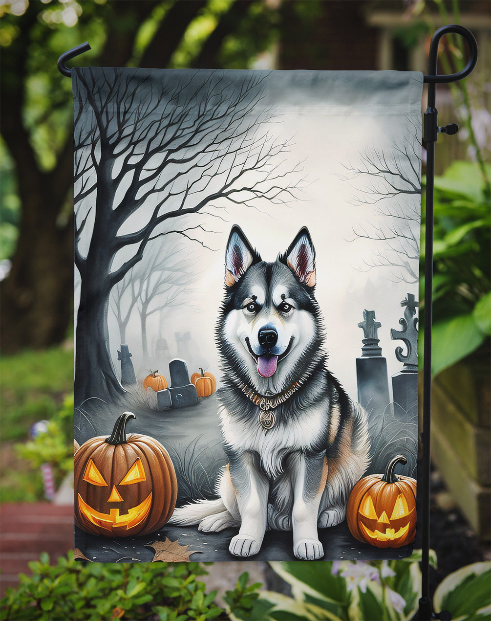 Alaskan Malamute Spooky Halloween Garden Flag – Dog in Cemetery Scene