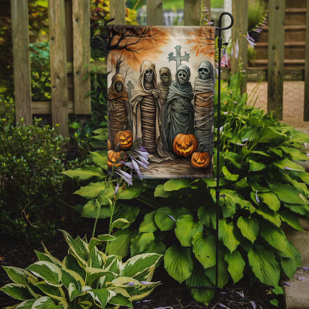 Mummies Spooky Halloween Garden Flag – Outdoor Decorative Yard Flag