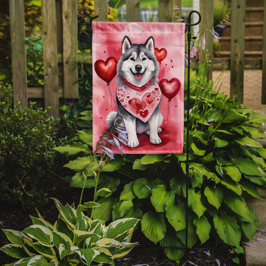 Alaskan Malamute Valentine’s Day Garden Flag – Dog-Themed Heart Yard Decor