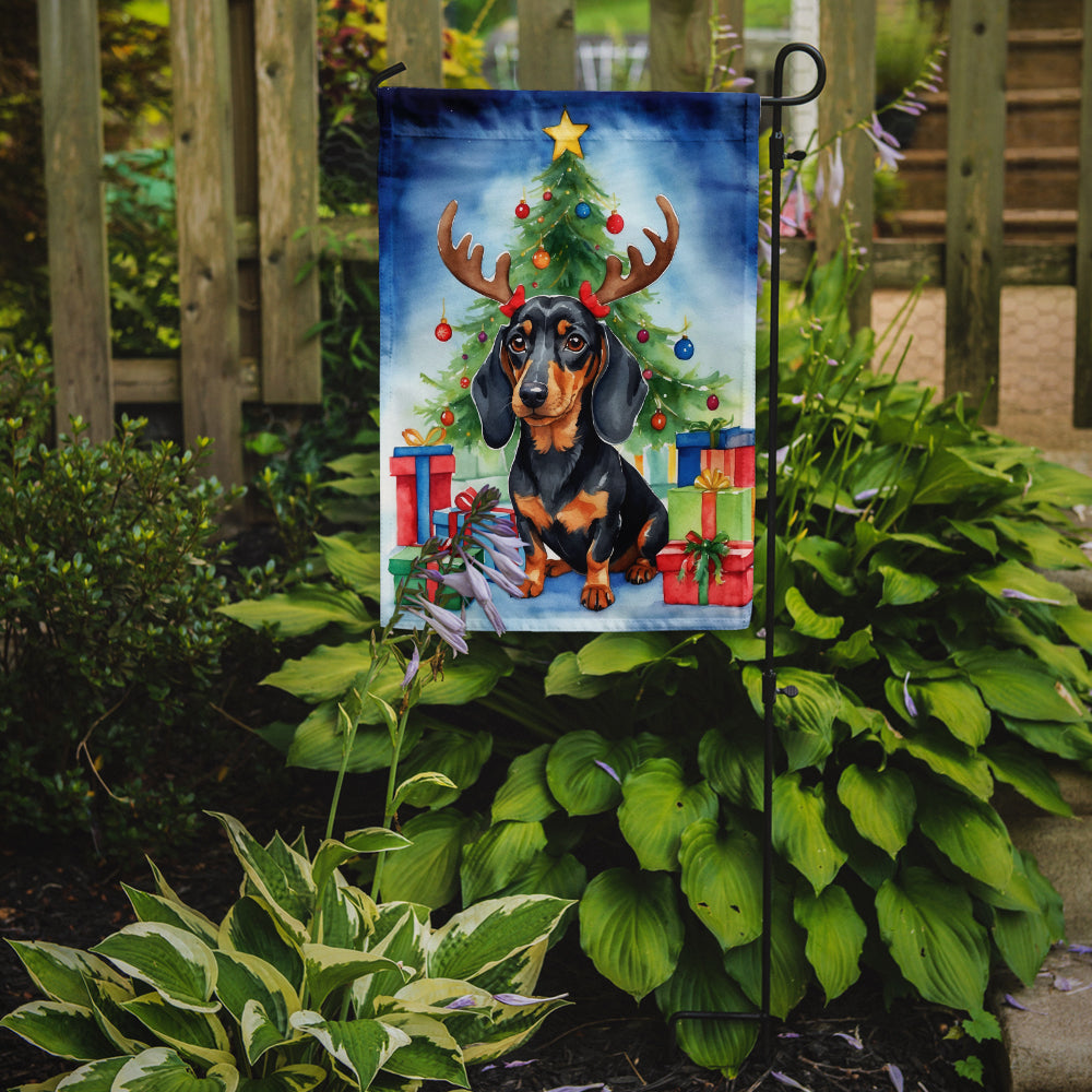 Black and Tan Dachshund Christmas Garden Flag – Dog in Reindeer Antlers with Tree & Gifts