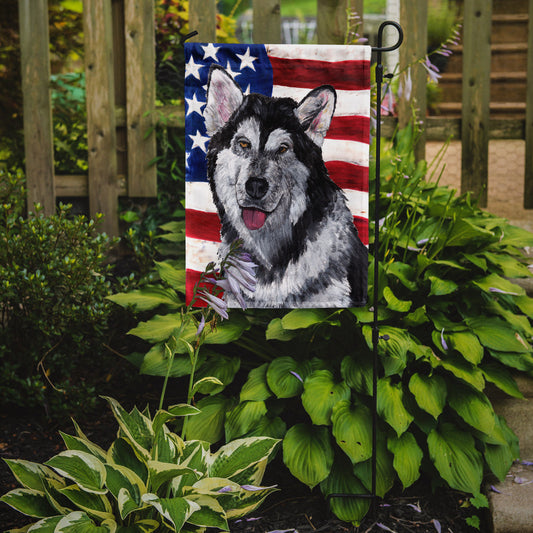 Alaskan Malamute USA Patriotic American Flag Garden Flag – Decorative Outdoor Yard Flag SC9497GF