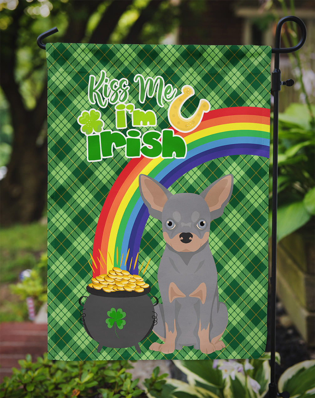 Blue and Tan Chihuahua St. Patrick's Garden Flag – "Kiss Me I’m Irish" with Pot of Gold & Rainbow