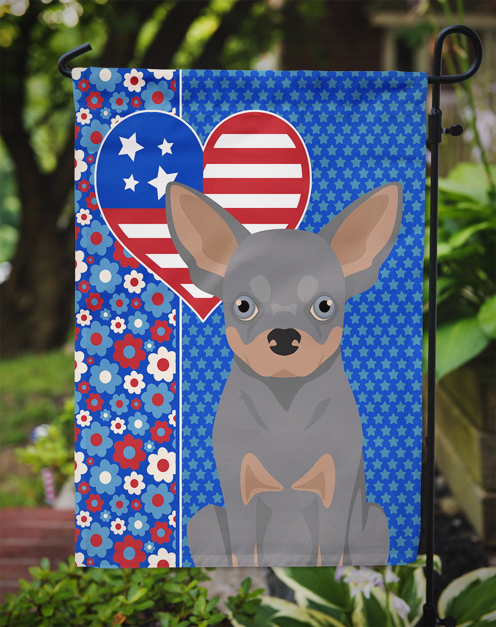 Blue and Tan Chihuahua Patriotic Heart Garden Flag – Red, White & Blue Dog Decor with Star Background